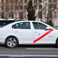 Los taxistas madrileños trasladarán gratis a los sanitarios para urgencias del coronavirus