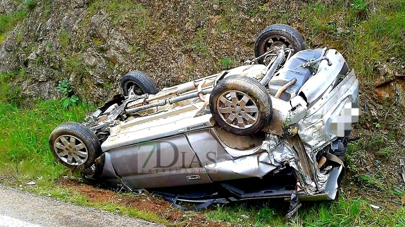 Accidente con atrapado en una carretera extremeña