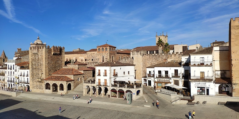 Campaña informativa en Cáceres para explicar cómo será la salida de los menores