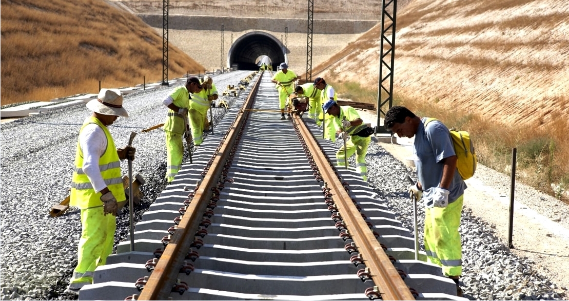 Un hombre crítico al accidentarse en las obras del AVE extremeño