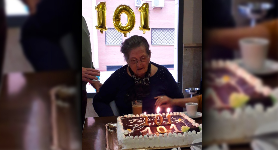 Cumple 102 años una pacense que vivió guerras y enfermedades en el país