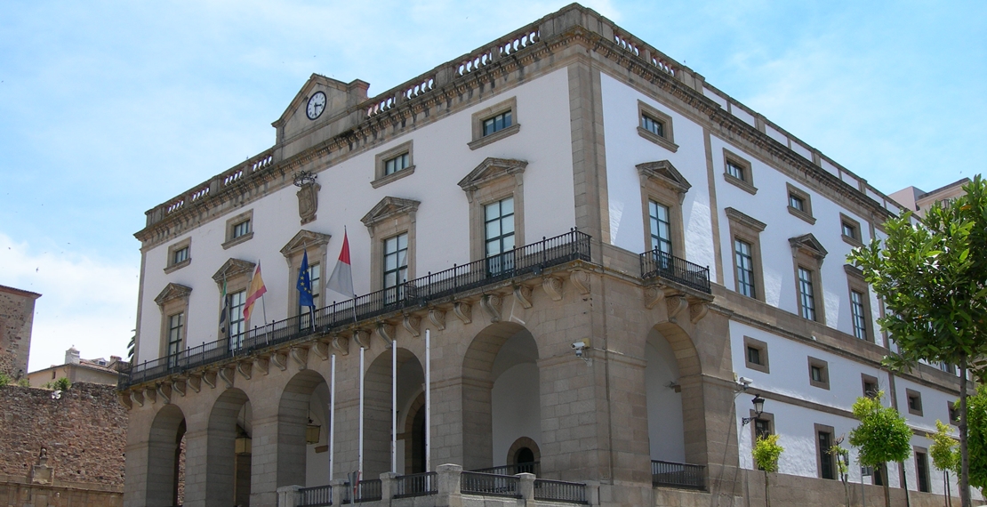 El PSOE de Cáceres se queja por la visita de Cs a una asociación cerrada por el covid