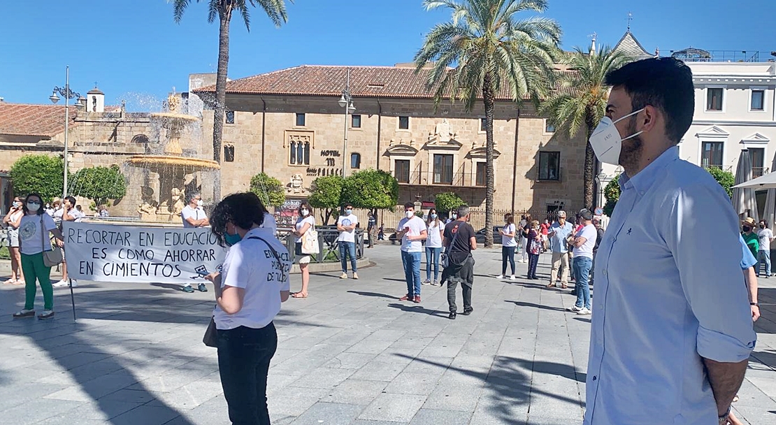 Cs se opone al recorte de docentes y sugiere una reestructuración del sistema educativo