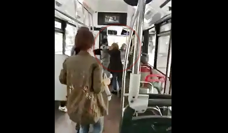 Agreden a un conductor de autobús por exigirle a un cliente ponerse la mascarilla