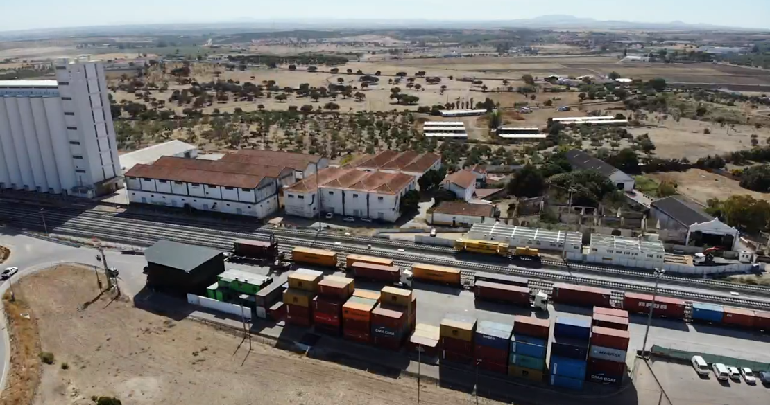 Transitex comienza el enlace por tren entre Elvas y el puerto de Huelva