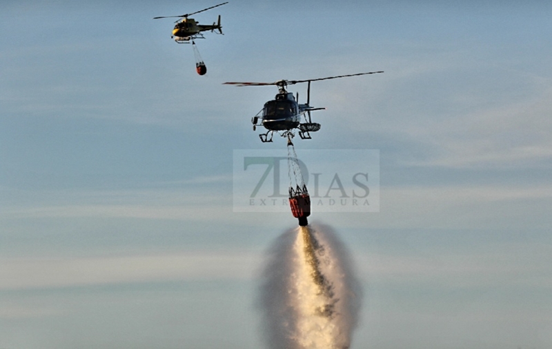 Consiguen controlar un grave incendio antes de traspasar la frontera luso/extremeña