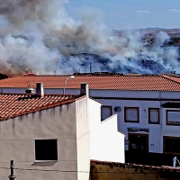 Bomberos Forestales extinguen un incendio declarado nivel 1 en Cañaveral (Cáceres)