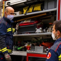 Un incendio en los bajos de un edificio se cobra la vida de tres personas en Barcelona