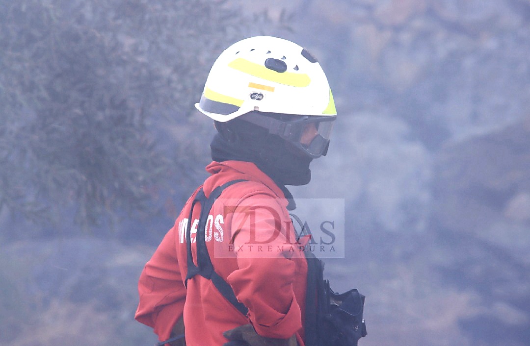 Imágenes que deja el grave incendio en la frontera con Portugal