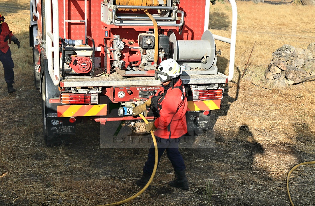 Imágenes que deja el grave incendio en la frontera con Portugal