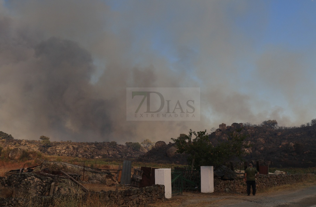 Imágenes que deja el grave incendio en la frontera con Portugal