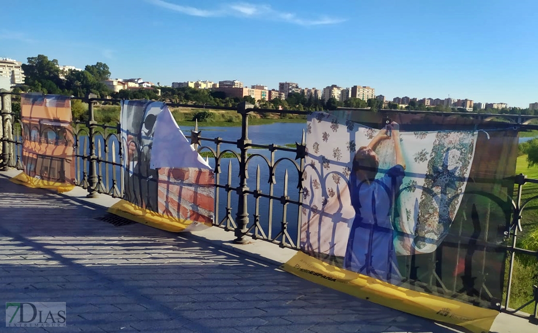 Piden retirar ya la exposición de PHotoEspaña del puente de Palmas por su “mal estado”