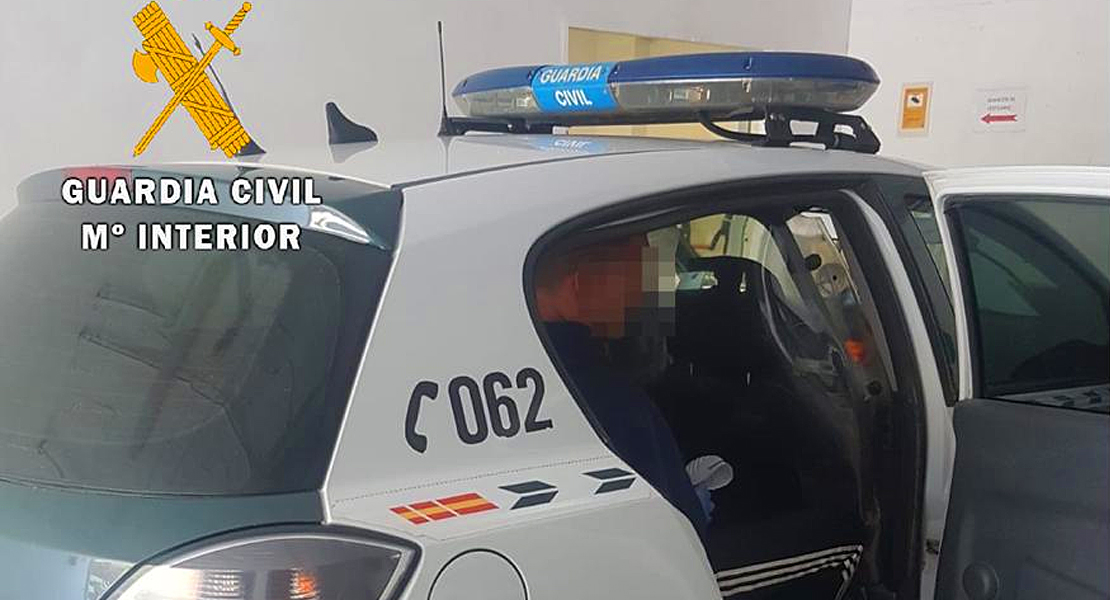 La Guardia Civil detiene a 4 personas que se encontraban alijando hachís