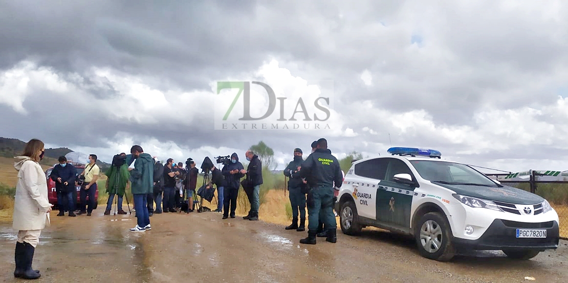 La Guardia Civil aguarda en la finca la llegada de E.D.H.