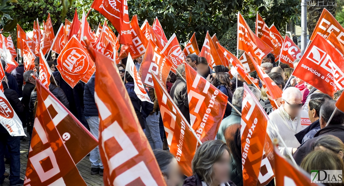 Protestas por las jornadas impuestas a los trabajadores de dos centros residenciales extremeños