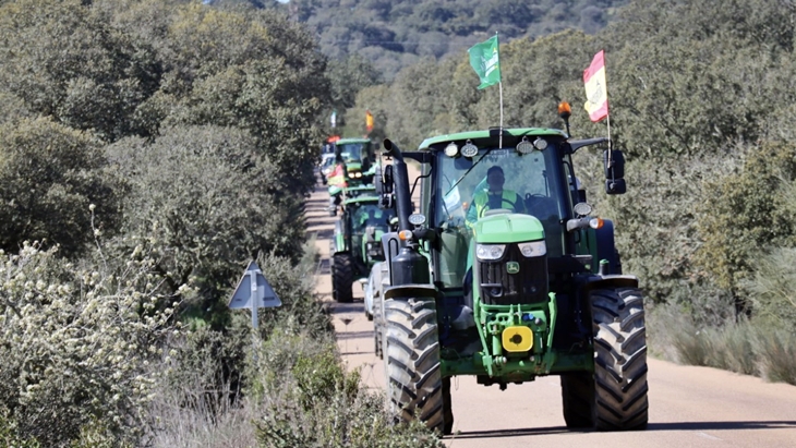 APAG muestra satisfacción por el desarrollo de la primera jornada de la tractorada a Madrid