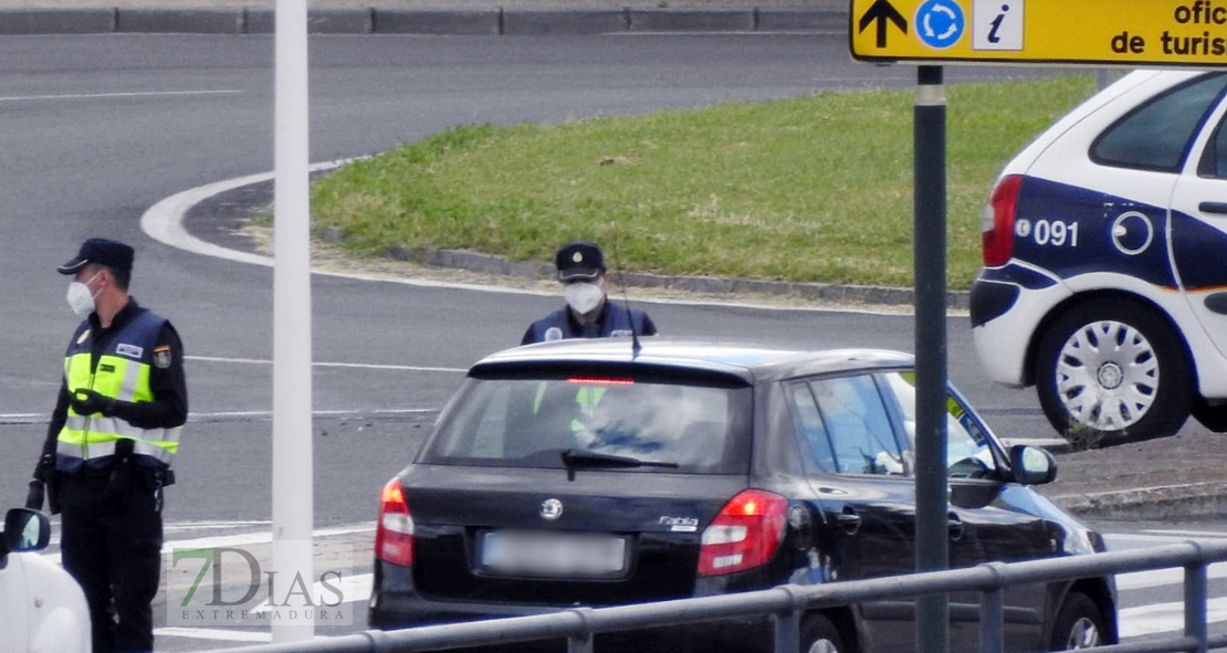 ¿Pueden multar por no llevar mascarilla dentro del coche?