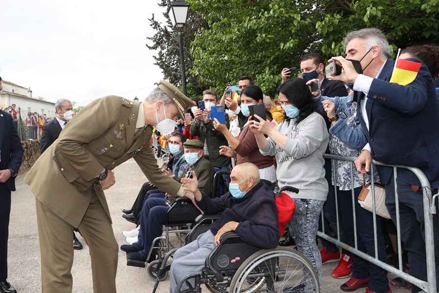 Valencia de Alcántara recibe con los brazos abiertos al Rey Felipe VI