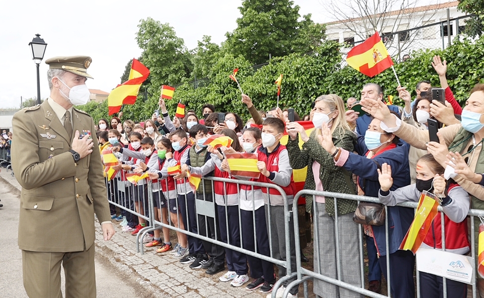 Valencia de Alcántara recibe con los brazos abiertos al Rey Felipe VI