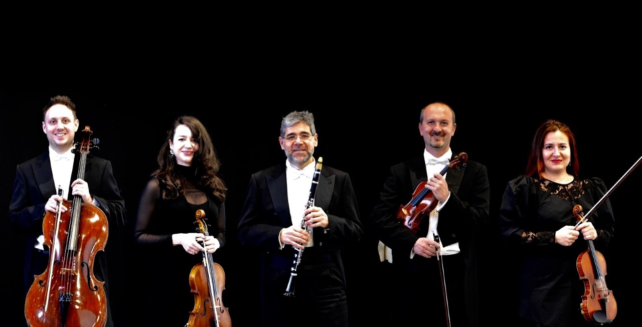 El cuarteto Amadé y el clarinetista José Gasulla ofrecen un concierto en la Diputación de Badajoz