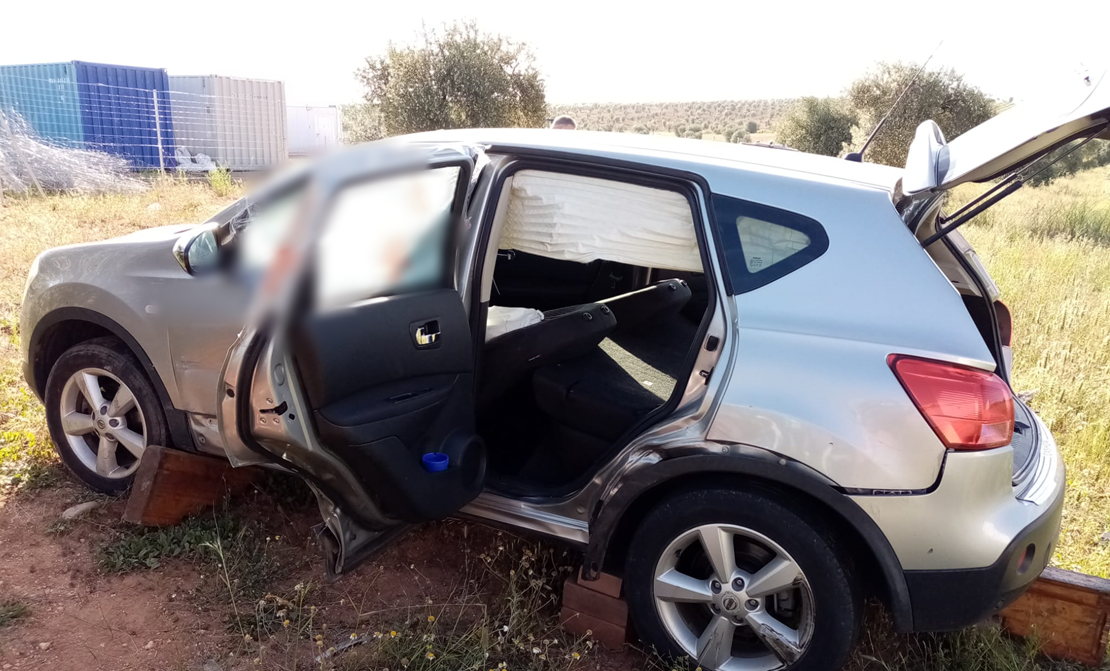 Herida tras sufrir un accidente y quedar atrapada dentro del vehículo en la EX-300