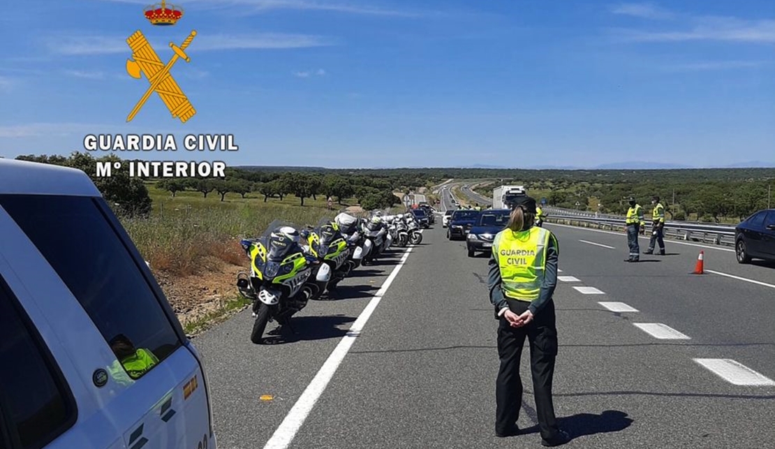 Denunciado por circular a 154 km/h en la EX-206