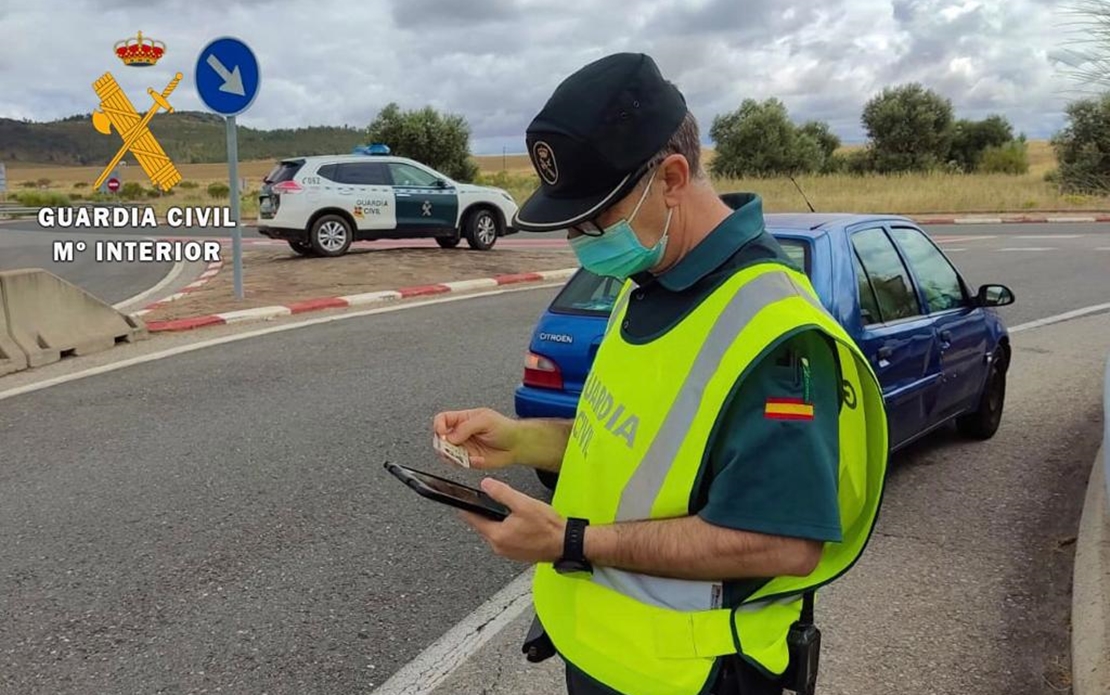 Detenido por hacerse pasar por su hermano en un control de tráfico