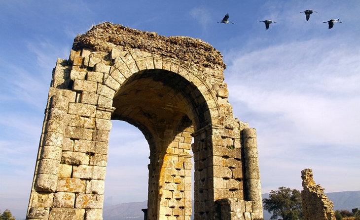 4 millones de euros para el yacimiento arqueológico de Cáparra y el castillo de Montemolín