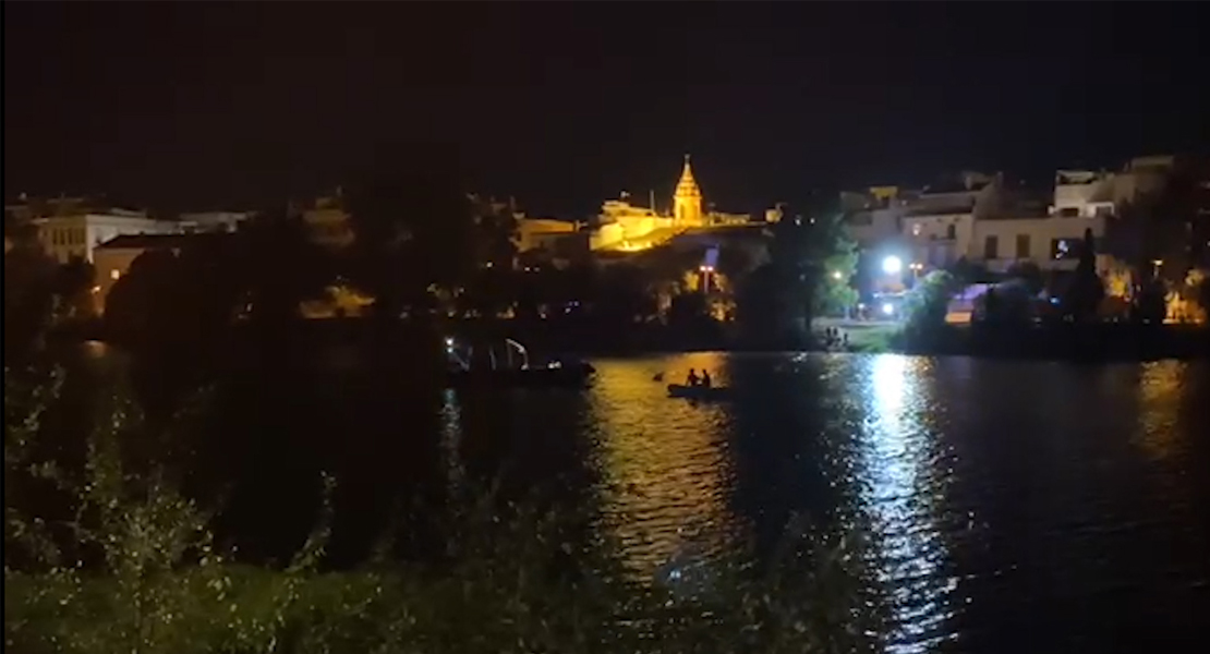 Rastrean el río buscando a una persona que habría caído al agua la pasada noche