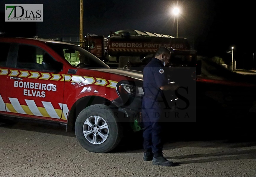 Más de 140 bomberos desplazados para extinguir un incendio cercano a Elvas