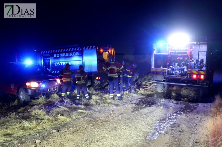 Más de 140 bomberos desplazados para extinguir un incendio cercano a Elvas