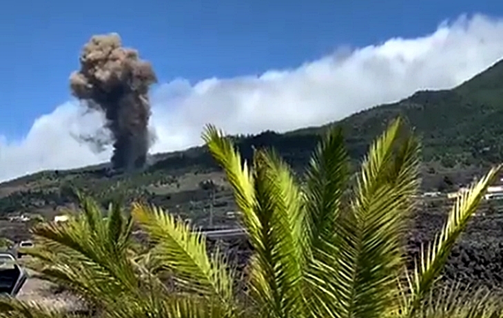 ÚLTIMA HORA: Erupción volcánica en La Palma (Canarias)