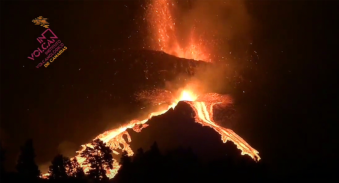 Impactante vídeo: así expulsa lava el volcán de La Palma por una de sus bocas