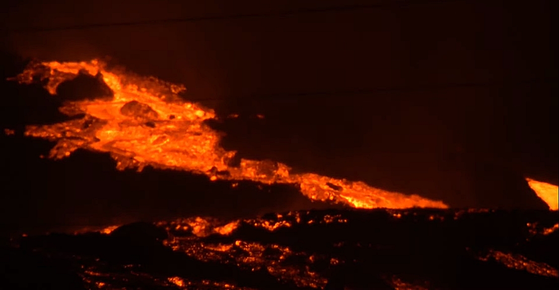 VOLCÁN: Se abre una nueva boca eruptiva al sureste del cono principal