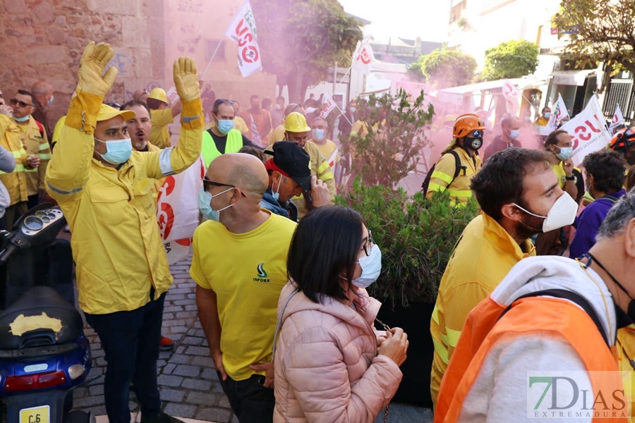 Trabajadores del infoex cansados y agotados de perder diariamente sus derechos