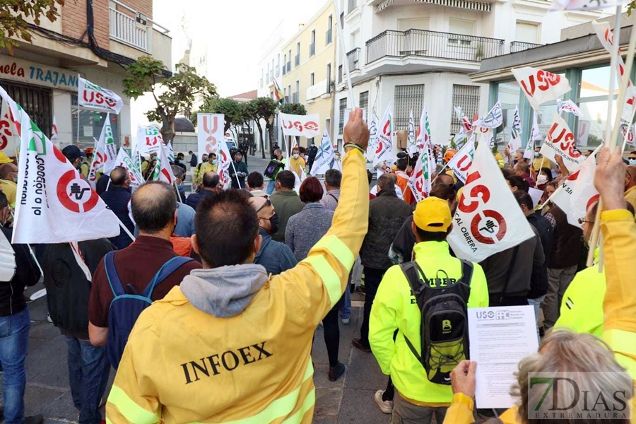 Trabajadores del infoex cansados y agotados de perder diariamente sus derechos