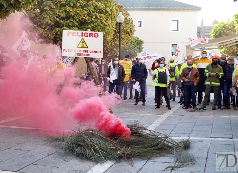 Trabajadores del infoex cansados y agotados de perder diariamente sus derechos