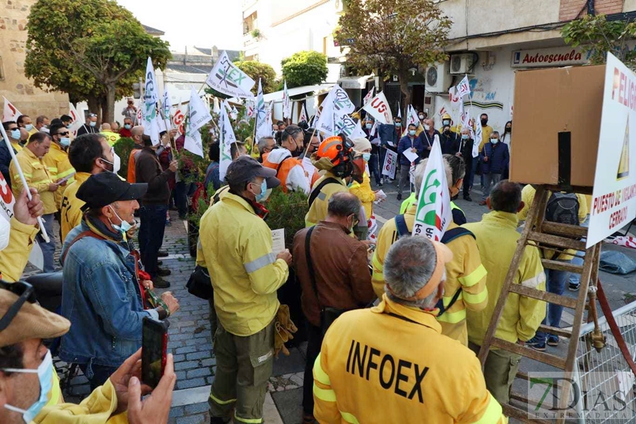 Trabajadores del infoex cansados y agotados de perder diariamente sus derechos