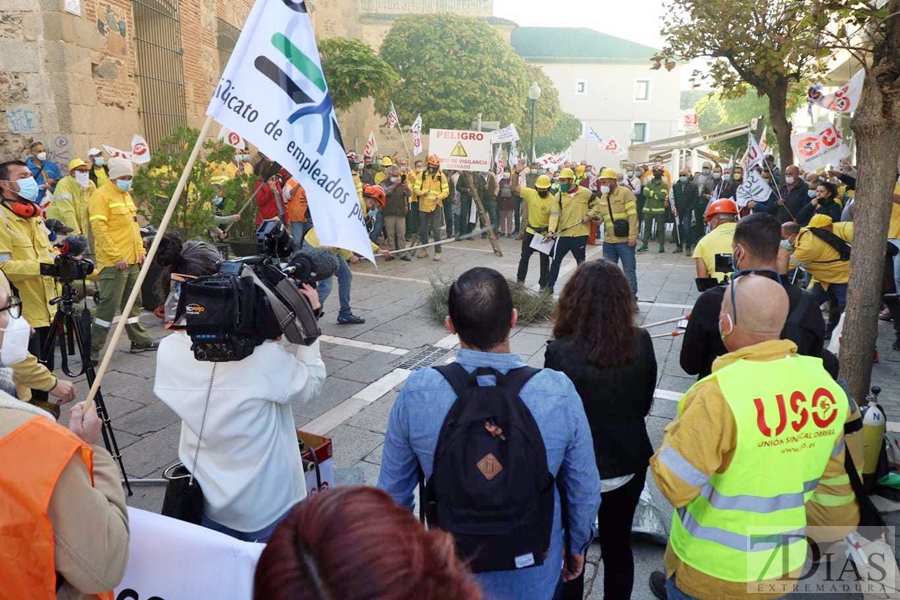 Trabajadores del infoex cansados y agotados de perder diariamente sus derechos