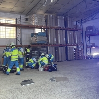 Confirman la muerte de un hombre tras caer desde el tejado de una nave industrial