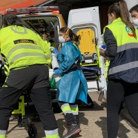 Un joven apuñala a otro en un vagón de tren