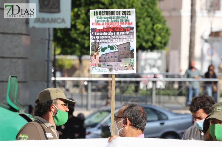 REPOR - Sonora pitada ante la puerta de Presidencia en Mérida de los Agentes del Medio Natural