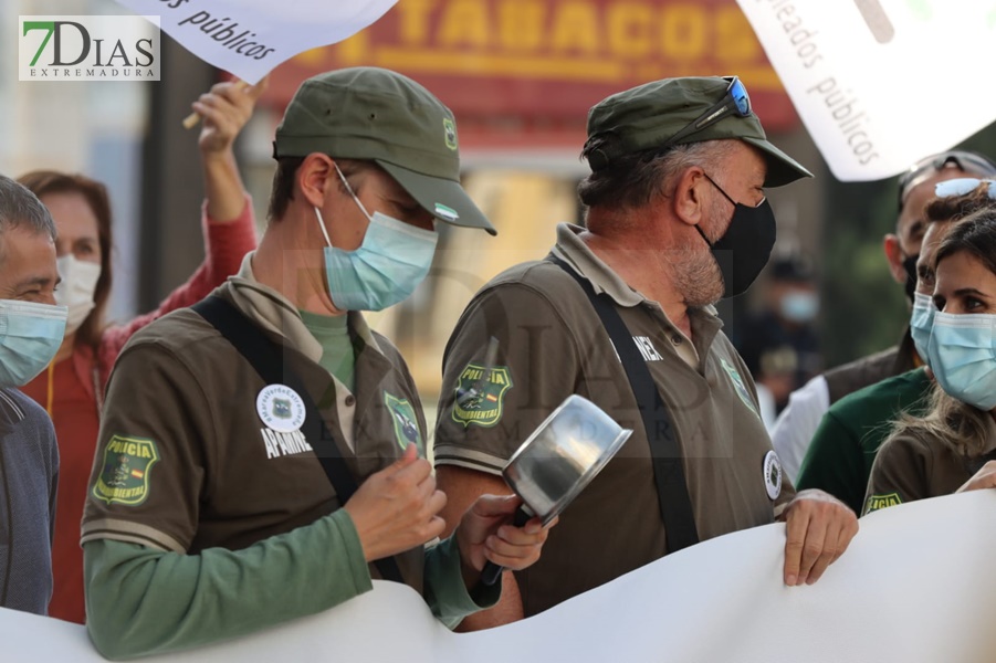 REPOR - Sonora pitada ante la puerta de Presidencia en Mérida de los Agentes del Medio Natural