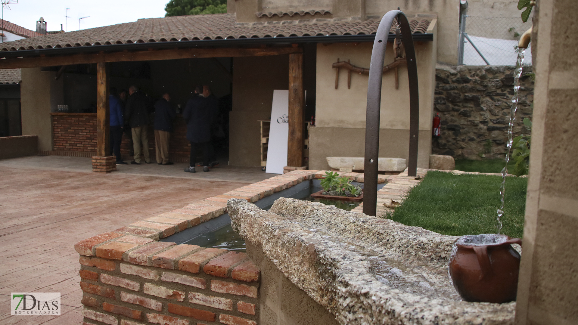 REPOR: Inauguración del Hotel Rural &#39;Casa Cuartel&#39; en San Vicente de Alcántara