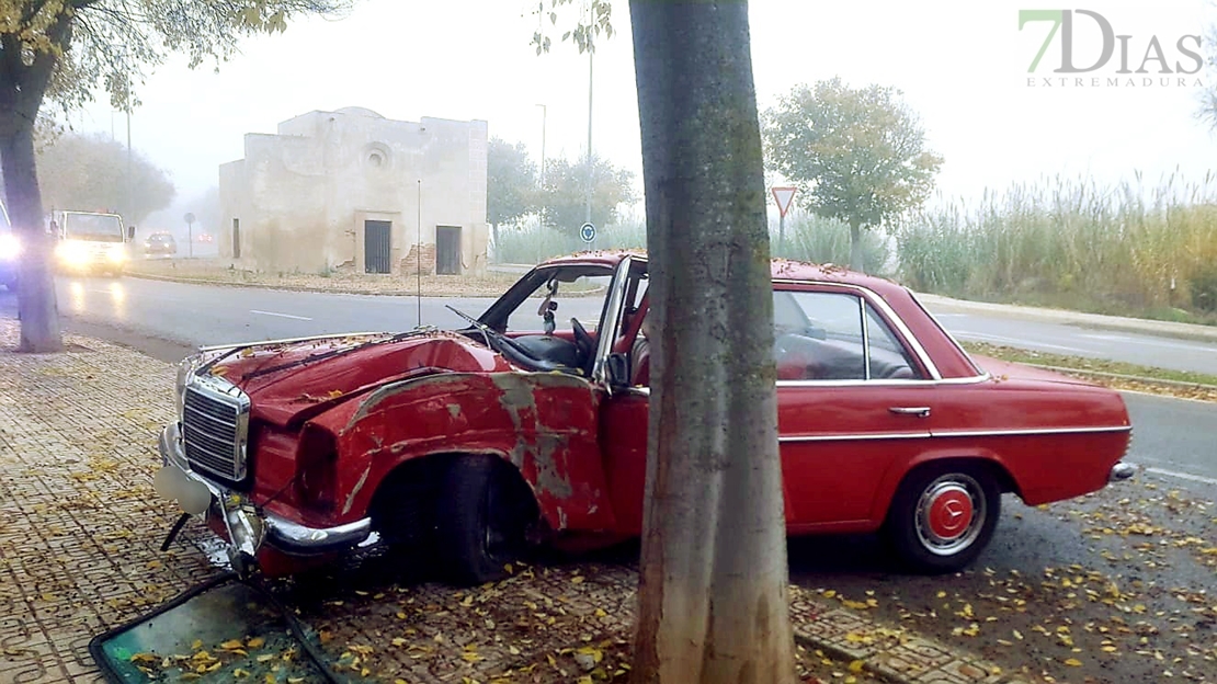 Pierde el control de su vehículo y se accidenta en Badajoz