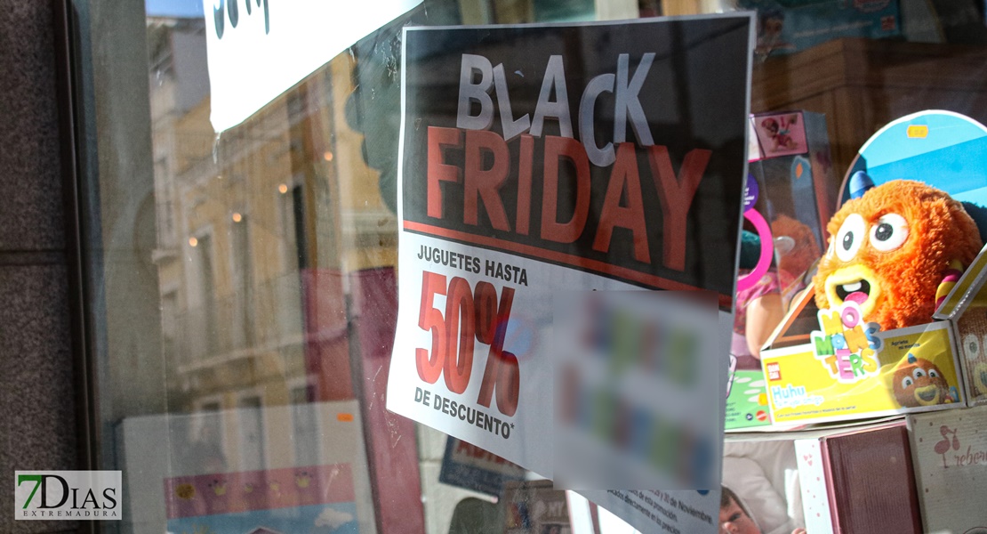 REPOR: Pacenses y portugueses disfrutan del Black Friday en Badajoz