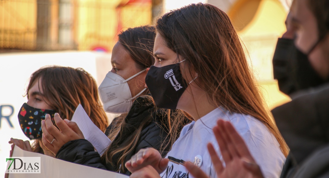 REPOR - Los estudiantes extremeños vacían las aulas y llenan las calles