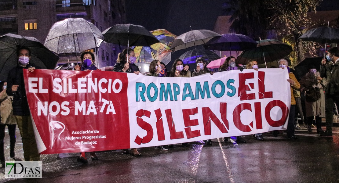 25-N: Imágenes de la manifestación de Badajoz