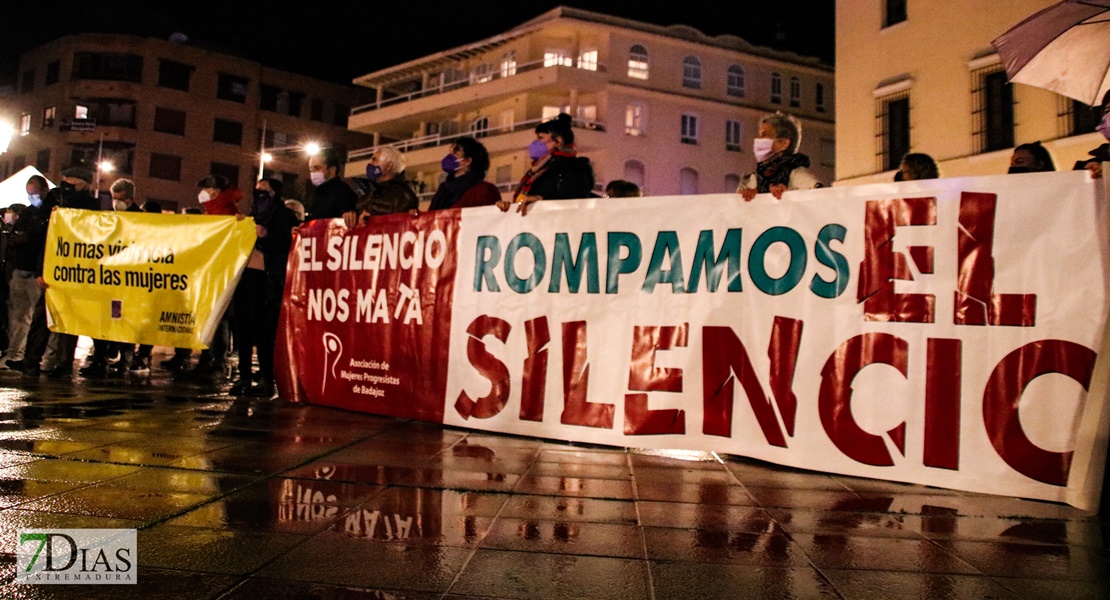 25-N: Imágenes de la manifestación de Badajoz