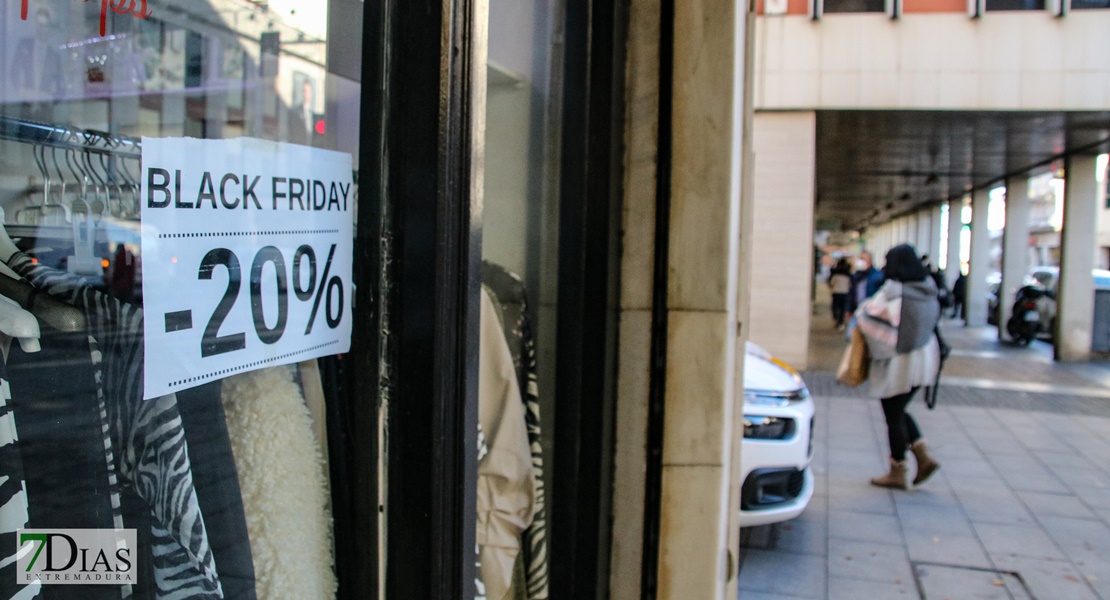 REPOR: Pacenses y portugueses disfrutan del Black Friday en Badajoz